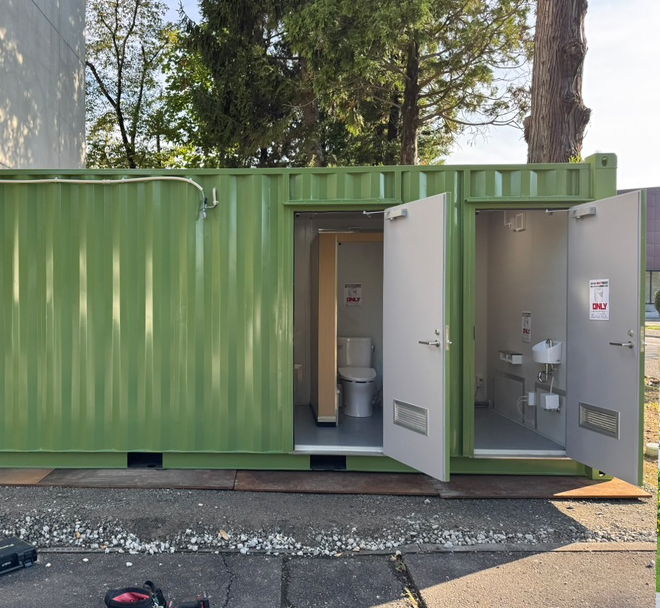 移動可能な水洗式循環型トイレのご紹介！